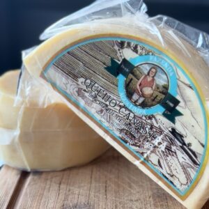 Queijo Canastra Meia Cura 600gr Maturado Fazenda Água Limpa